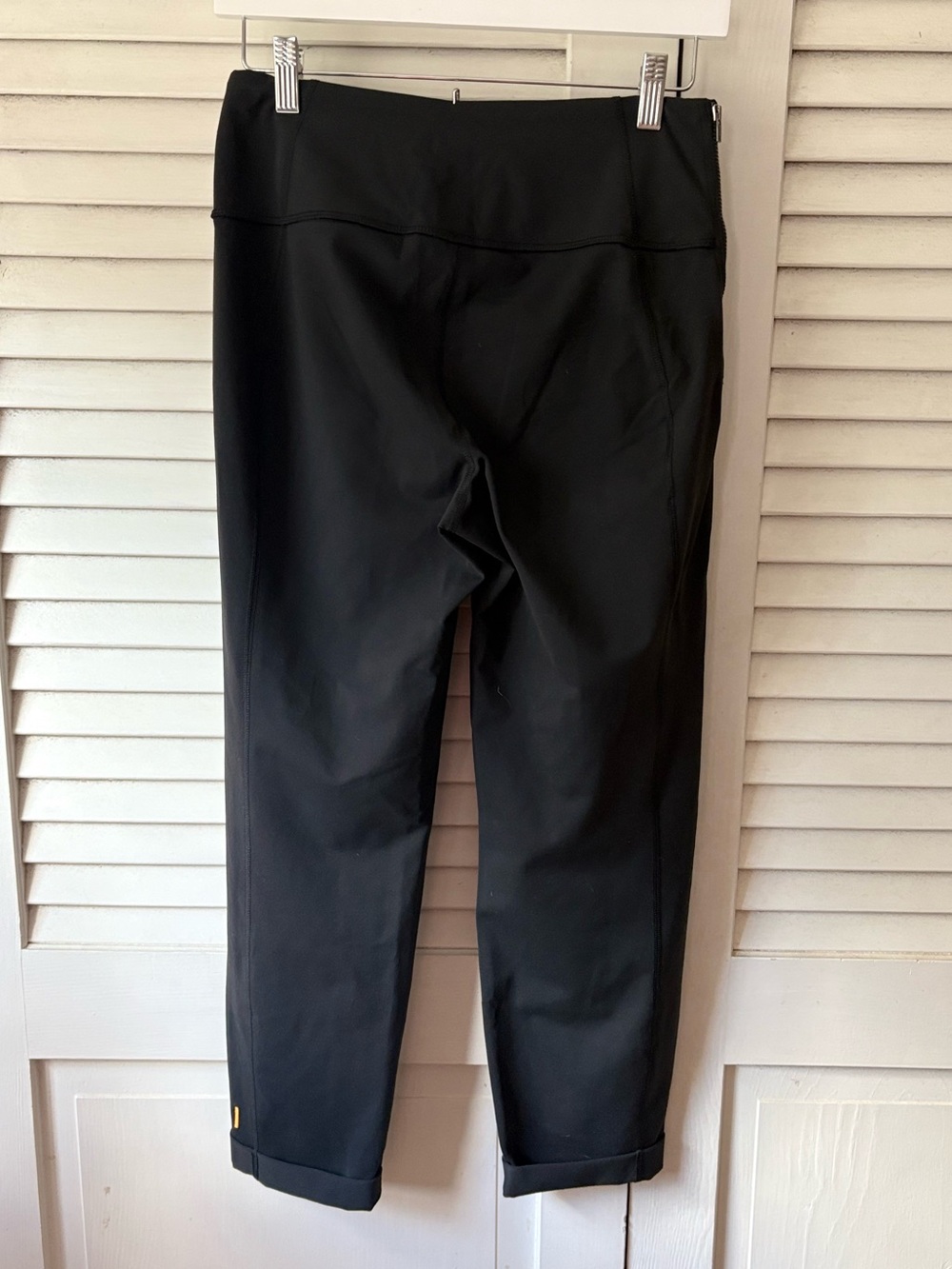 NWT Lucy Strong Is Beautiful Cropped Yoga Pants Black Small High Rise - Picture 4 of 4